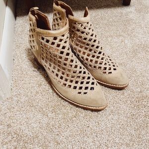 Jeffrey Campbell Taggart Booties 6.5